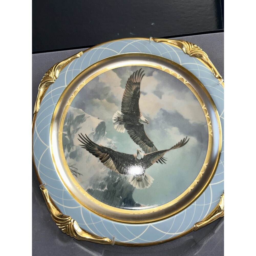 Fountainhead  Eagle Plate 24k Gold Trim, Beautiful Collectible Complete